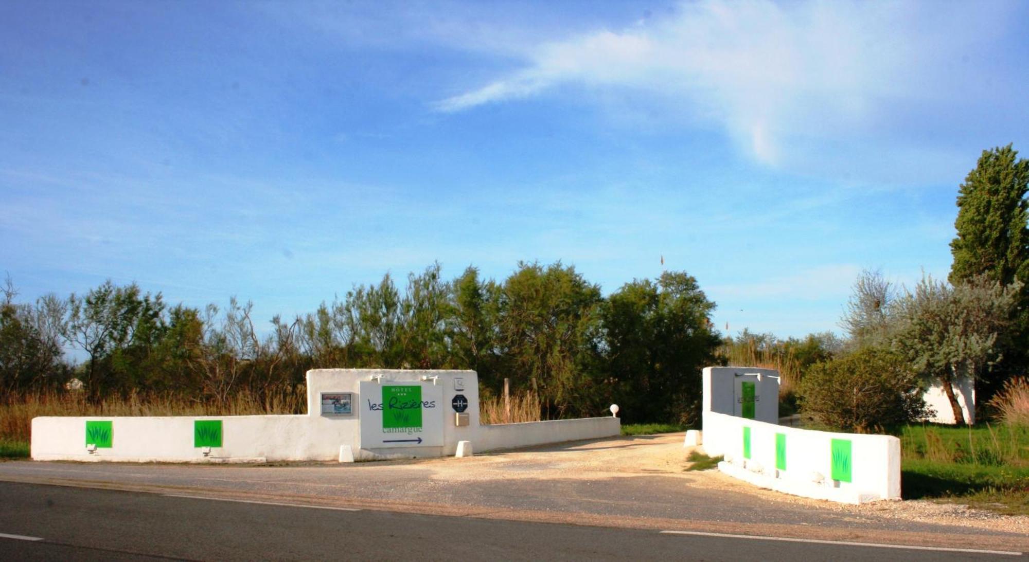 Готель Les Rizieres Сент-Марі-де-ла-Мер Екстер'єр фото